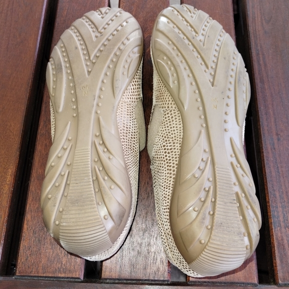 Vaneli Sport Taupe Anemone Suede Loafers Size 6.5 N - Picture 2 of 2